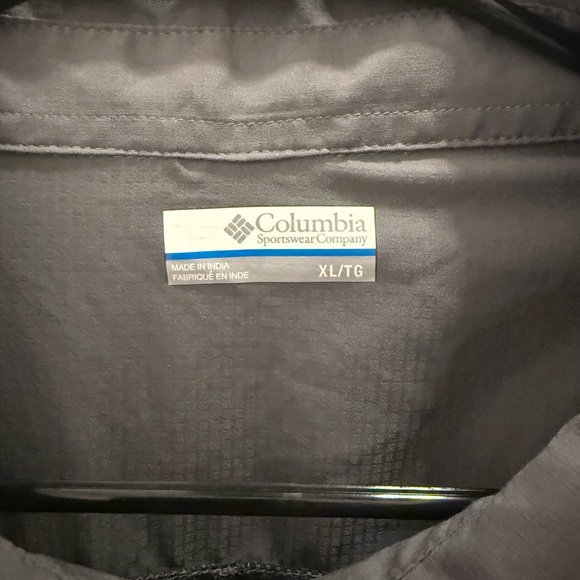 Columbia Men's Gray Hiking Omni Shade Button up shirt - Picture 2 of 3